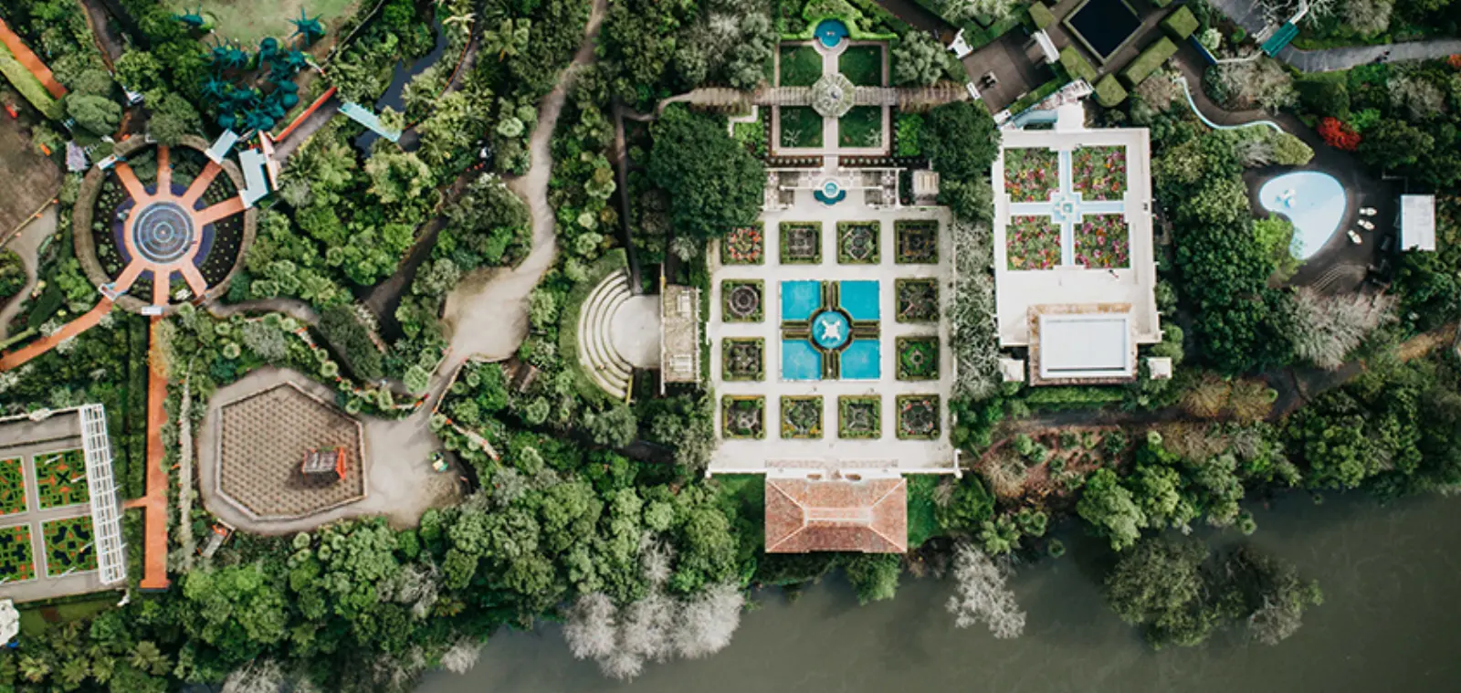 Bus hire in Hamilton